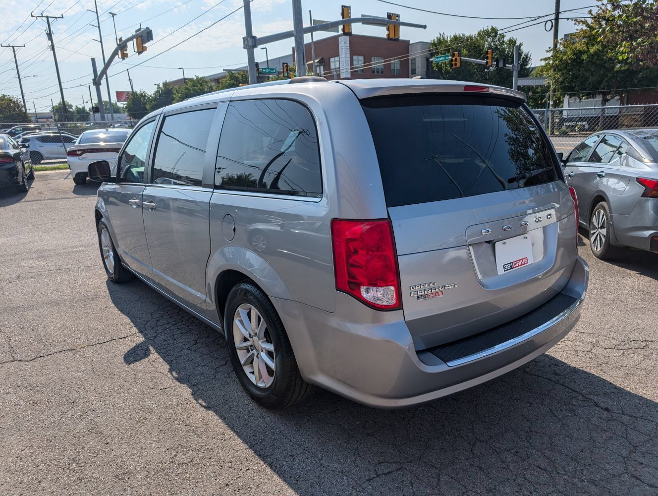 Used 2020 Dodge Grand Caravan SXT FWD image 8