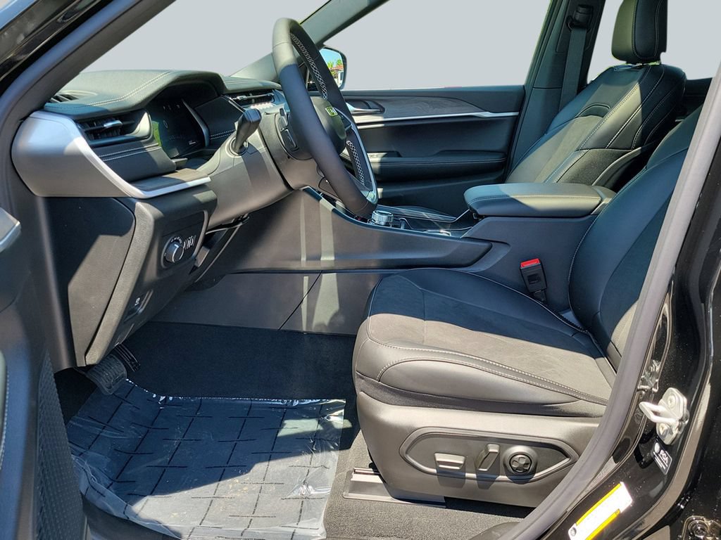 New 2026 Jeep Grand Cherokee L 2WD image 26