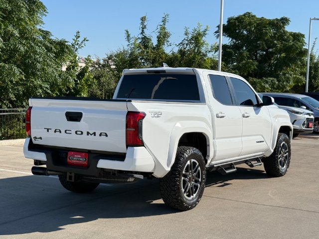 Used 2025 Toyota Tacoma TRD Sport AWD/4WD image 4