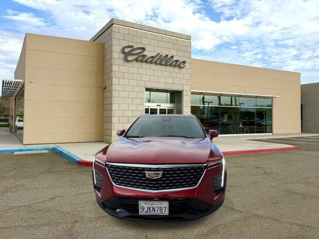 Certified 2024 Cadillac XT4 Premium Luxury w/ Technology Package FWD image 3