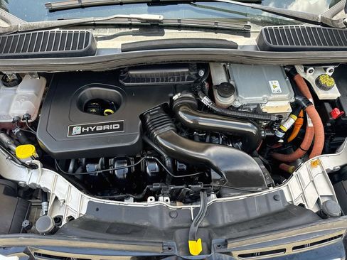 Used 2017 Ford C-MAX Titanium w/ Equipment Group 301A FWD image 38