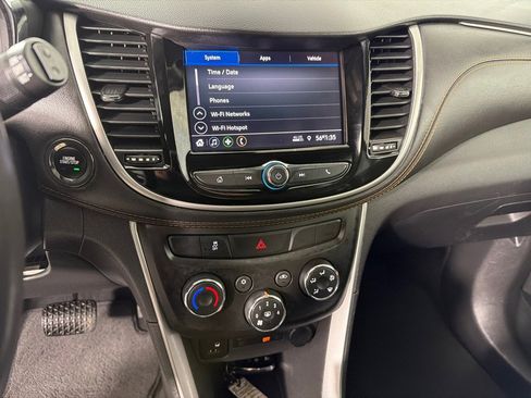 Used 2022 Chevrolet Trax LT w/ Driver Confidence Package image 14
