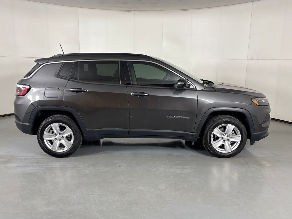 Used 2022 Jeep Compass Latitude AWD/4WD image 9
