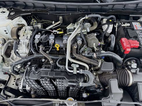 Used 2025 Nissan Altima 2.5 SV FWD image 36