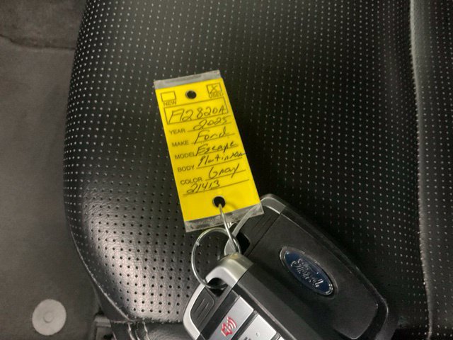 Used 2025 Ford Escape Platinum AWD/4WD image 18