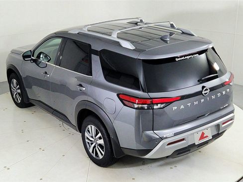 Used 2023 Nissan Pathfinder SL image 21