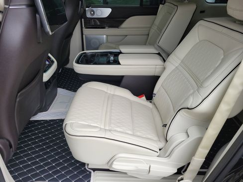 Used 2019 Lincoln Navigator L Black Label w/ Cargo Package image 8