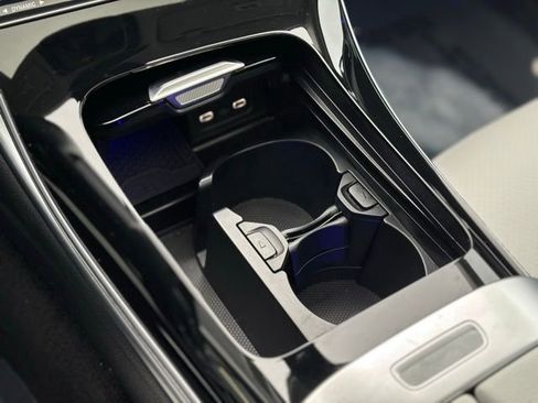 Used 2025 Mercedes-Benz C 300 Sedan image 37