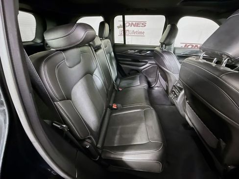 Used 2023 Jeep Grand Cherokee Altitude image 31