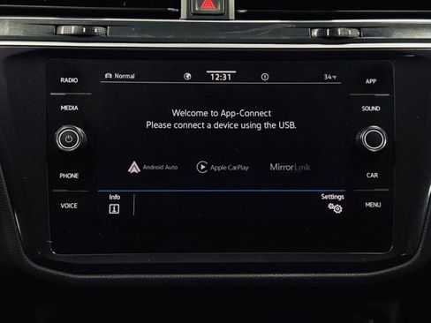 Used 2023 Volkswagen Tiguan SE w/ Panoramic Sunroof Package AWD/4WD image 34