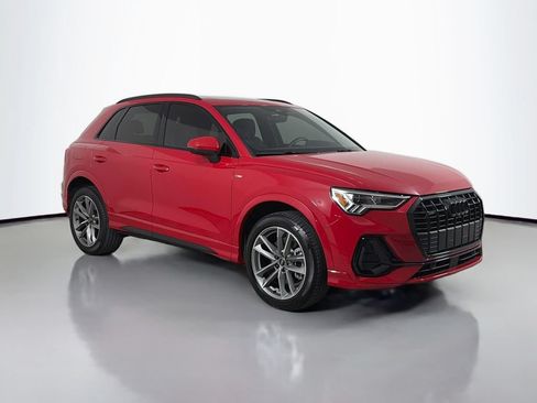 Used 2022 Audi Q3 2.0T Premium Plus w/ Premium Plus Package AWD/4WD image 3