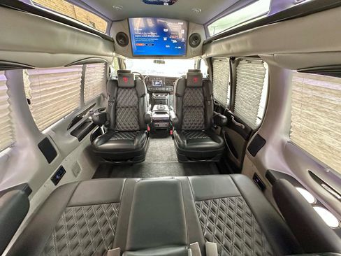 Used 2023 GMC Savana 2500 RWD image 84