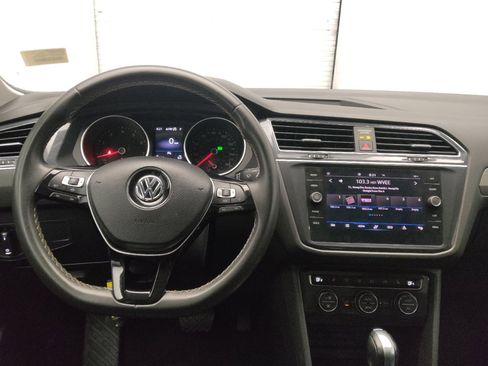 Used 2021 Volkswagen Tiguan SEL image 22