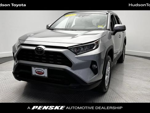 Used 2021 Toyota RAV4 XLE FWD image 1