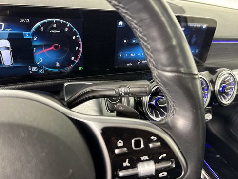 Used 2022 Mercedes-Benz GLB 250 4MATIC image 17