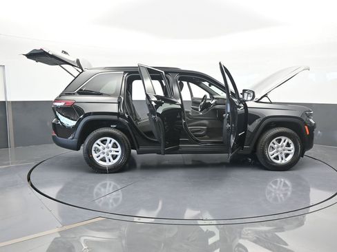 Used 2025 Jeep Grand Cherokee Laredo image 66