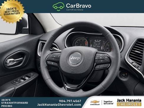 Used 2020 Jeep Cherokee Latitude Plus FWD image 10