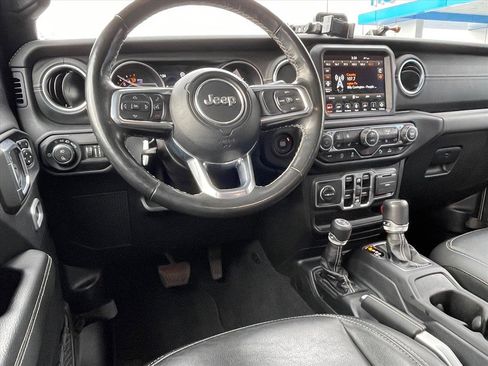 Used 2021 Jeep Gladiator Overland image 9