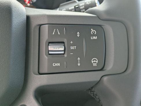 New 2026 Land Rover Defender 110 X-Dynamic SE AWD/4WD image 18