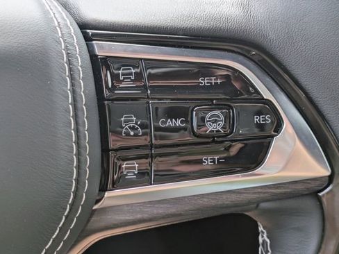 New 2025 Jeep Grand Cherokee Overland w/ Adv Protech Group III image 28