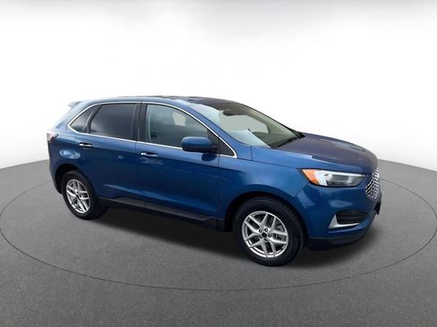 Used 2024 Ford Edge SEL AWD/4WD image 2