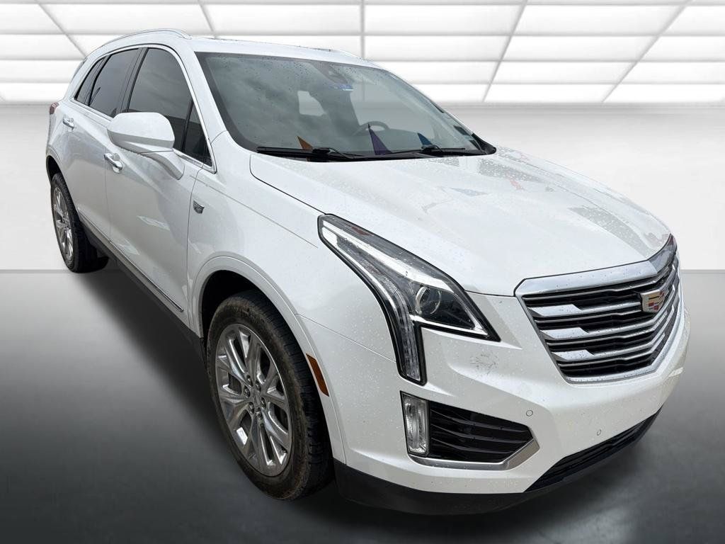 Used 2018 Cadillac XT5 Luxury w/ Driver Awareness Package FWD image 1