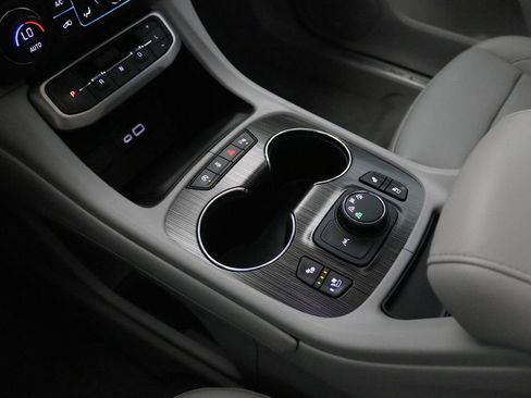 Used 2020 GMC Acadia SLT w/ Driver Alert Package II AWD/4WD image 37