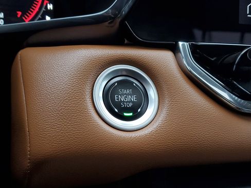 Used 2024 GMC Canyon AT4 image 31