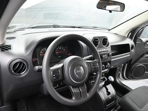 Used 2011 Jeep Compass 4WD image 15
