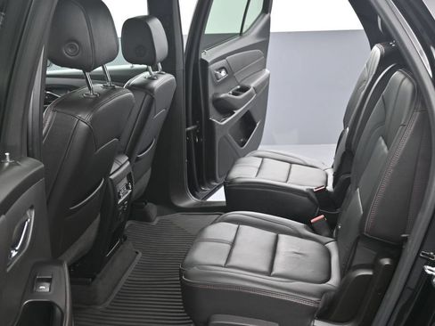 Used 2023 Chevrolet Traverse RS w/ LPO, Floor Liner Package AWD/4WD image 13