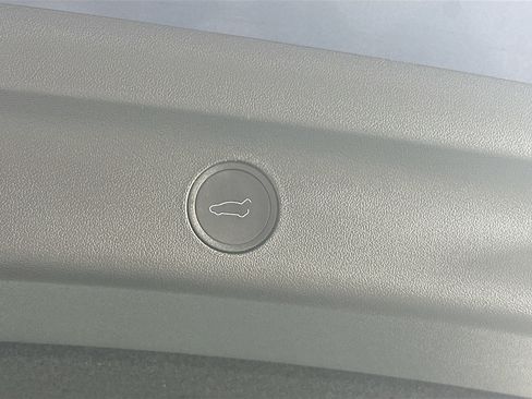 Used 2024 Tesla Model Y Long Range image 27