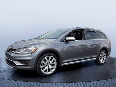 Used 2018 Volkswagen Golf Alltrack SEL AWD/4WD image 2
