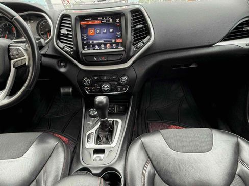 Used 2018 Jeep Cherokee Trailhawk image 68