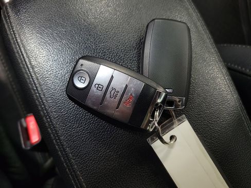 Used 2020 Kia Optima Premium image 16