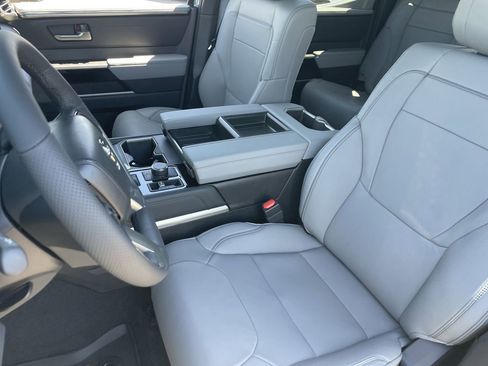 New 2026 Toyota Tundra Limited AWD/4WD image 18