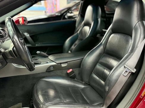 Used 2006 Chevrolet Corvette Coupe w/ Preferred Equipment Group RWD image 10