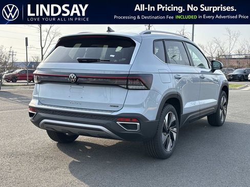 New 2026 Volkswagen Taos SE AWD/4WD image 3