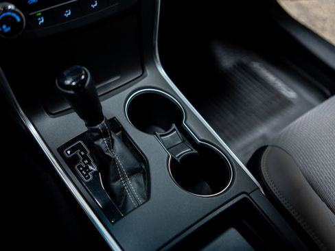 Used 2017 Toyota Camry SE image 35