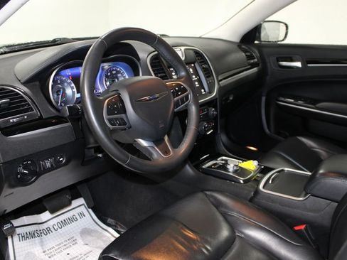 Used 2023 Chrysler 300 Touring AWD/4WD image 21