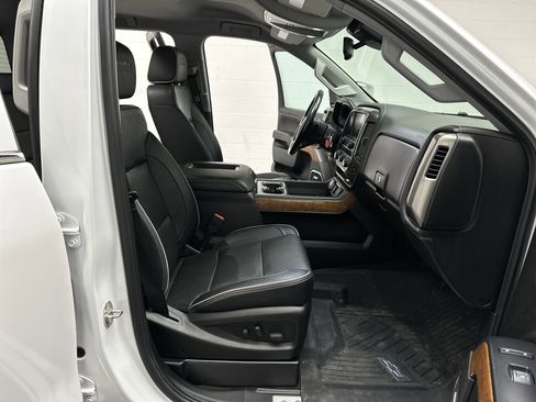 Used 2019 Chevrolet Silverado 3500 High Country w/ Duramax Plus Package image 27
