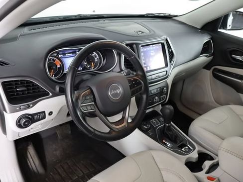 Used 2021 Jeep Cherokee Latitude Lux w/ Comfort/Convenience Group AWD/4WD image 25