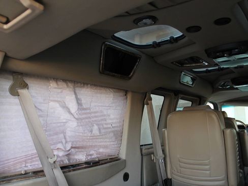 Used 2006 Chevrolet Express 1500 RWD image 38