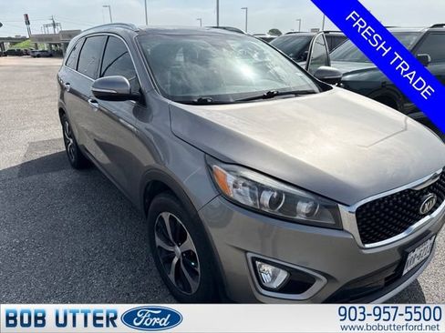 Used 2017 Kia Sorento EX w/ EX Advanced Touring Package FWD image 2