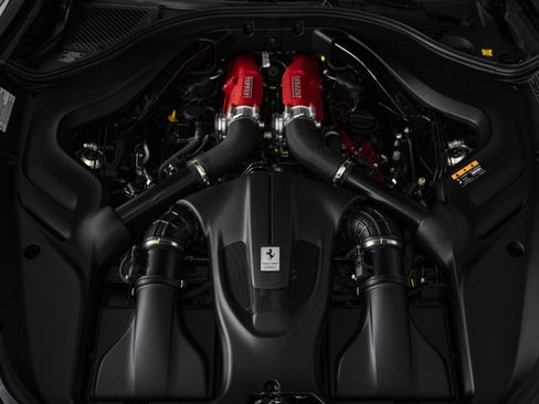 Used 2025 Ferrari Roma Spider RWD image 59