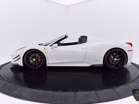 Used 2014 Ferrari 458 Spider RWD image 21