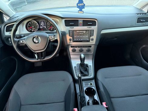 Used 2017 Volkswagen Golf S FWD image 9