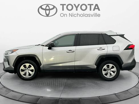 Used 2022 Toyota RAV4 LE image 2