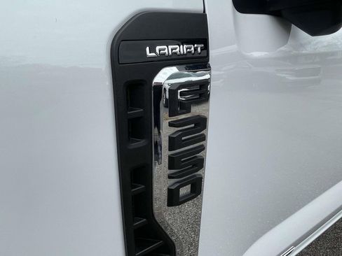 Used 2024 Ford F250 Lariat image 10