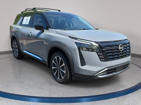 New 2026 Nissan Pathfinder Platinum AWD/4WD image 3