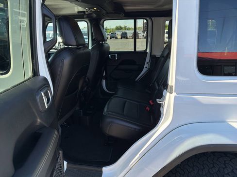 Used 2019 Jeep Wrangler Unlimited Sahara w/ Uconnect 4C Nav & Sound Group AWD/4WD image 20